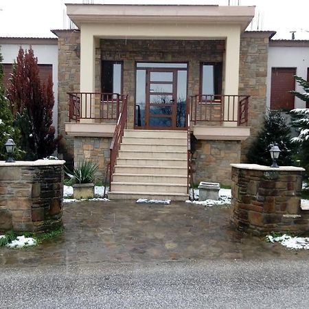 Evenos Villa กาโต ลูตรากี ภายนอก รูปภาพ