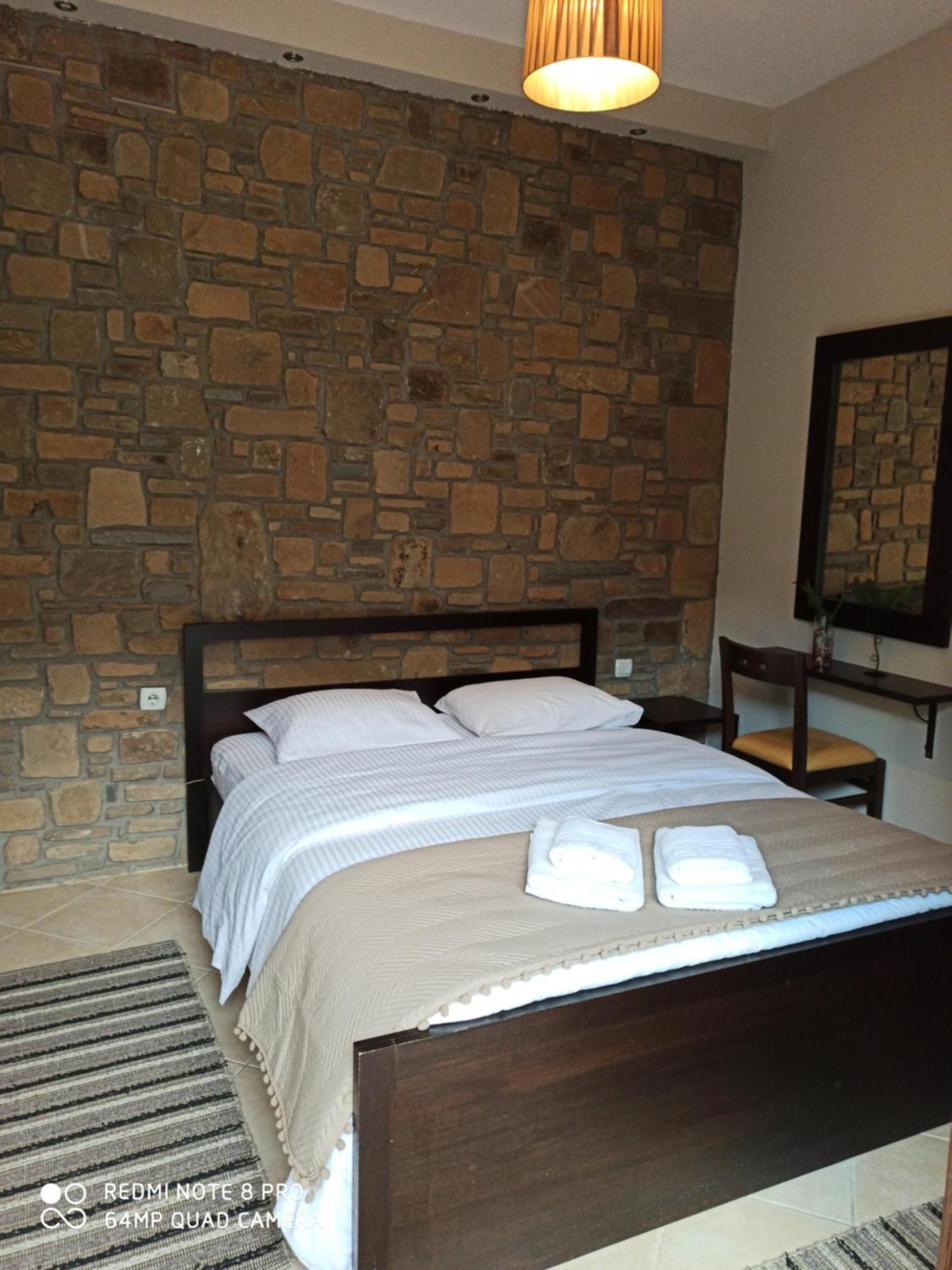 Evenos Villa กาโต ลูตรากี ภายนอก รูปภาพ
